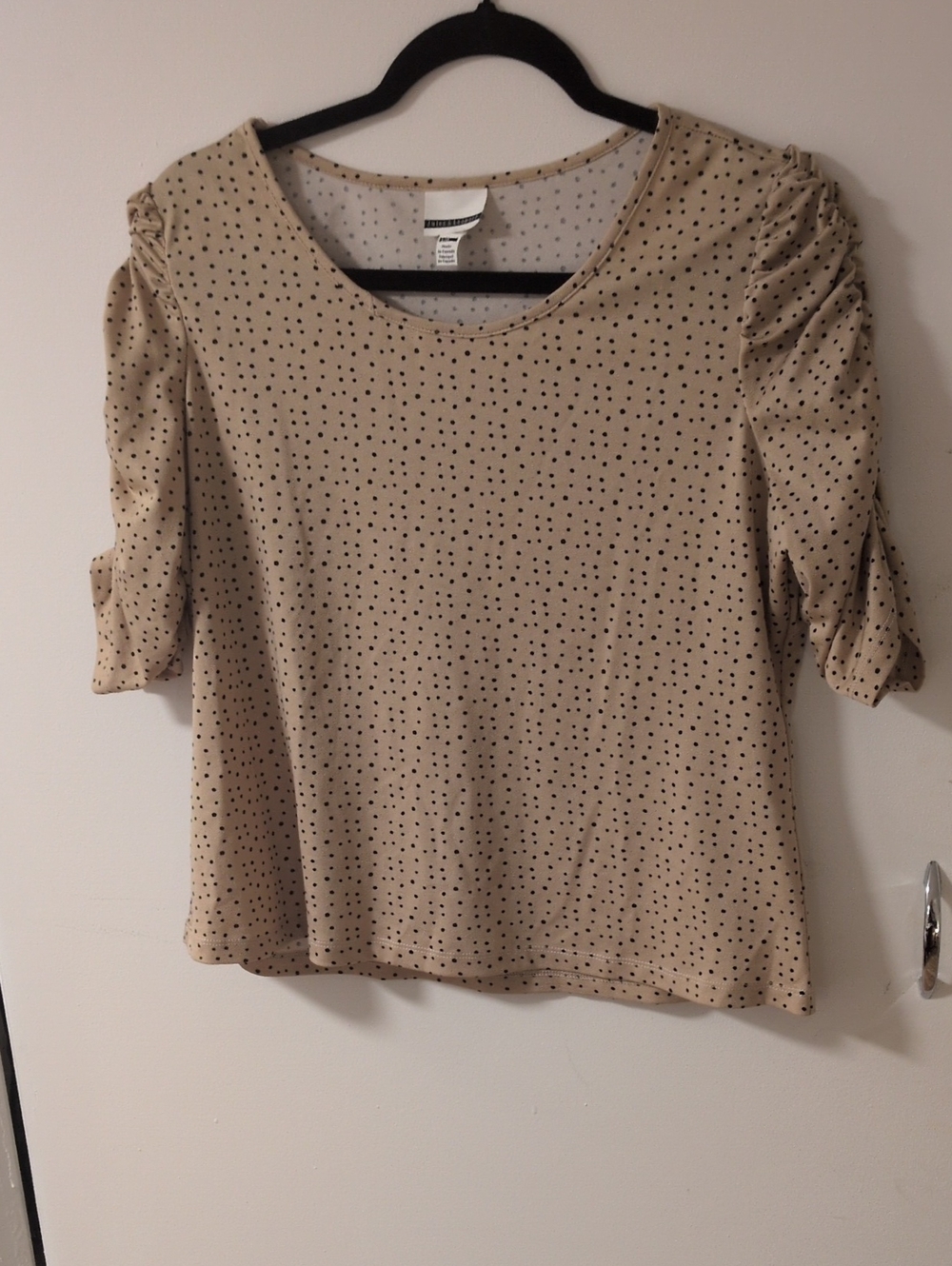 Jules & Leopold Beige Polka Dot Puff Sleeve Top
